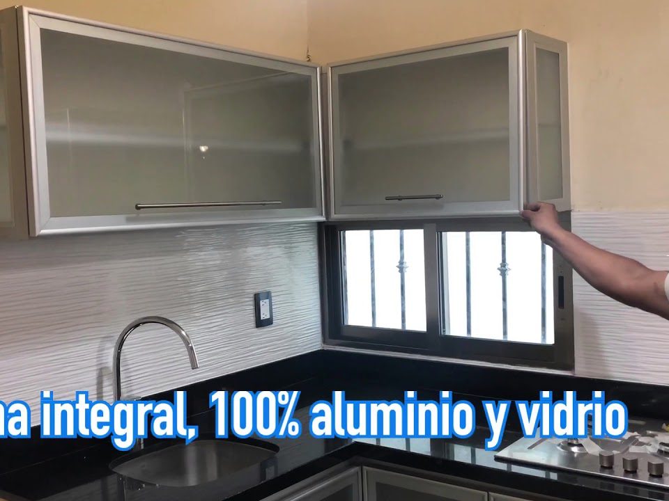 Cocina-integral-en-aluminio-y-vidrio